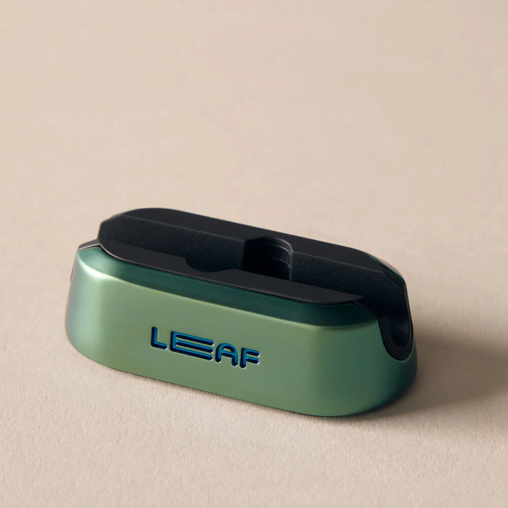 Dermaplaner Stand - Image 7